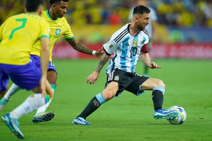 Frente a Brasil en el Maracaná, por las eliminatorias para el Mundial 2026, la última presentación de la Argentina; en marzo, la selección jugará con Nigeria y Costa de Marfil en China