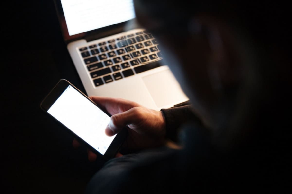 Frente a las estafas con IA, el método de la “contraseña familiar” para verificar identidades (Foto: Freepik)