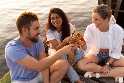 Frente al calor del verano boreal, existe un truco para mantener las bebidas frías sin la necesidad de una heladera