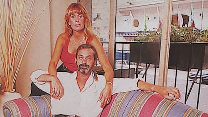Frente al Hotel Alvear, Pata Villanueva y Lebón intentaron construir una familia ensamblada