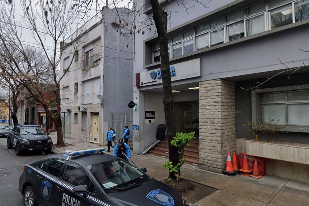 Frente de la Comisaría Comunal 10, de Floresta