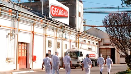 Frente de la fábrica de Georgalos