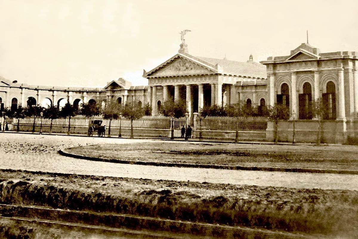 Frente del Cementerio de la Chacarita