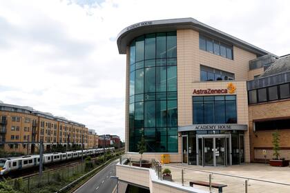 El laboratorio AstraZeneca es uno de los que comenzará la producción de la vacuna contra el coronavirus luego de los resultados positivos conseguidos en Inglaterra