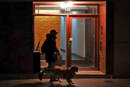 Frente del edificio donde vivía Beatriz Sarlo en la calle Hidalgo 140