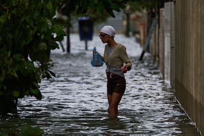 Frente frío avanza por Cuba; el Malecón habanero sufre fuertes inundaciones