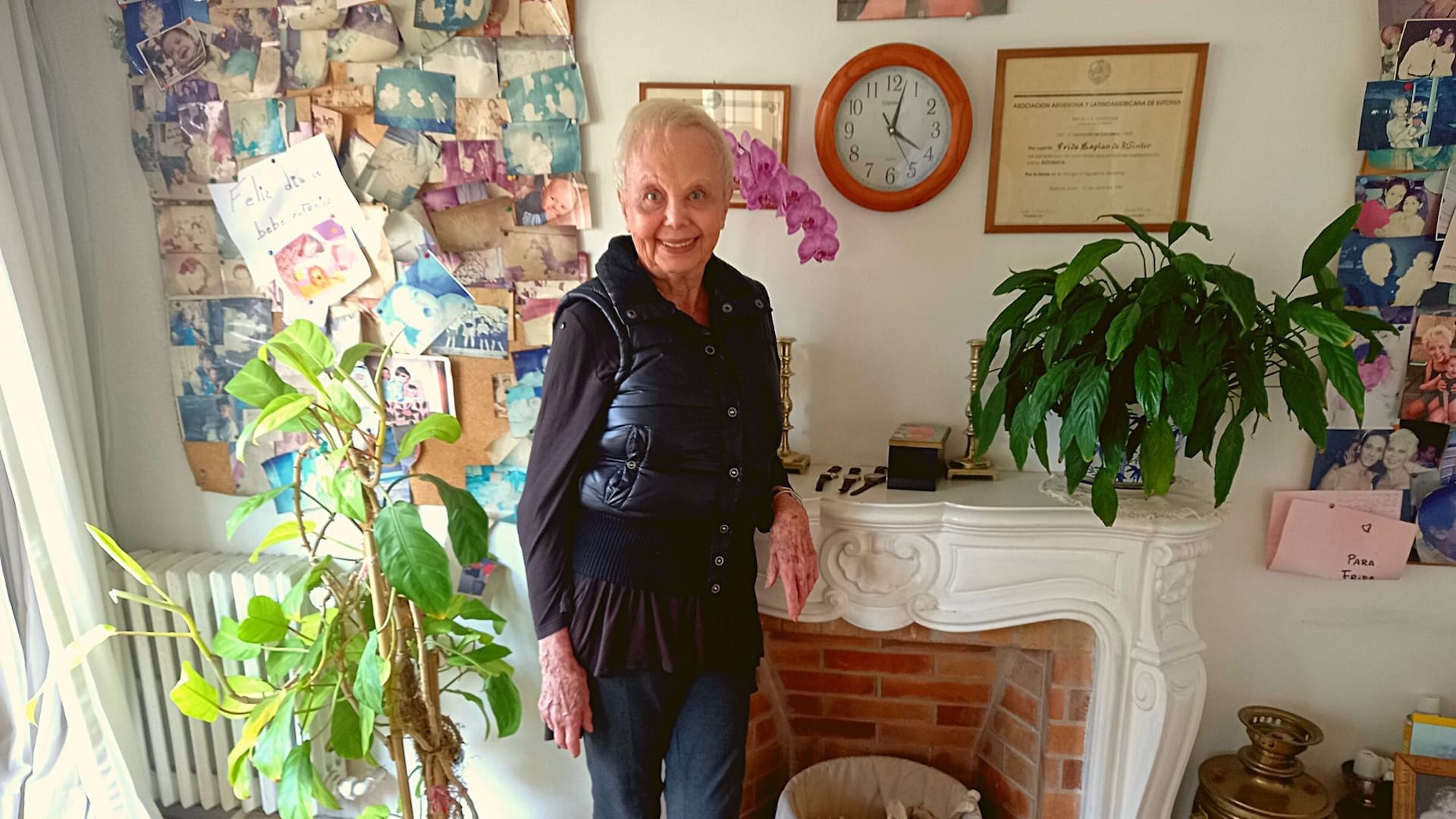 Frida Kaplan: después de superar el covid que la dejó cuatro meses en coma y uno de rehabilitación, a los 83 años vuelve a enseñar eutonía.