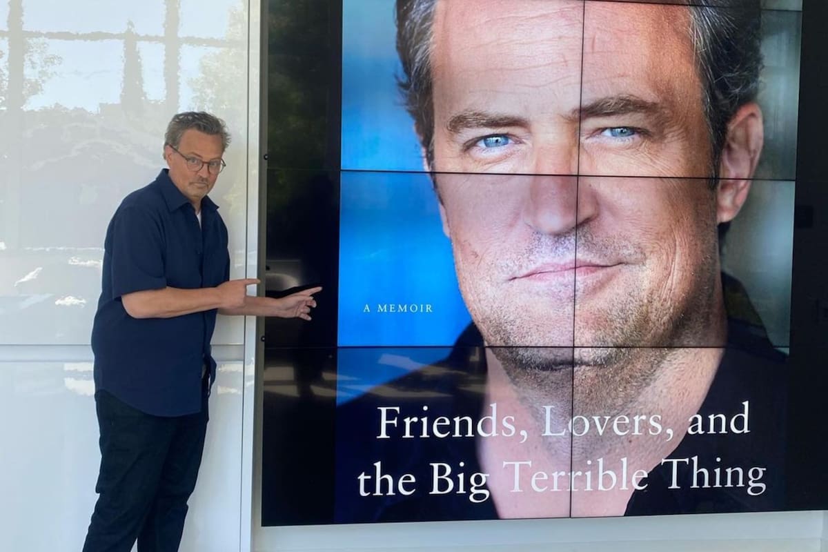 Friends y las adicciones, los detalles íntimos que Matthew Perry había revelado en su autobiografía