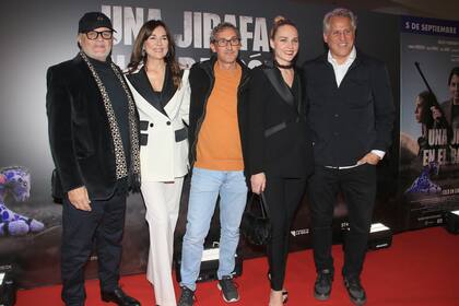 Frigerio junto a su hija, Fini, Juan Leyrado -que también forma parte del elenco- y el director del film, Diego Yaker