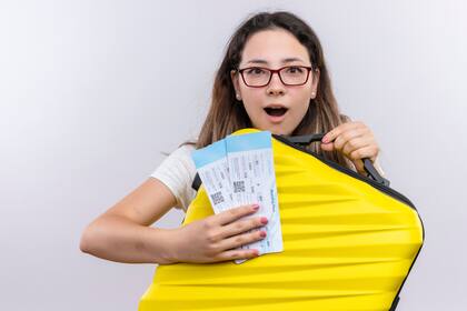 Frontier Airlines introdujo su pase GoWild! All-You-Can-Fly, permitiendo vuelos ilimitados con condiciones específicas para viajeros frecuentes