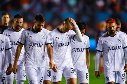 Frustración y rostros cabizbajos; Independiente no jugó bien y sufrió un golpazo en Sarandí
