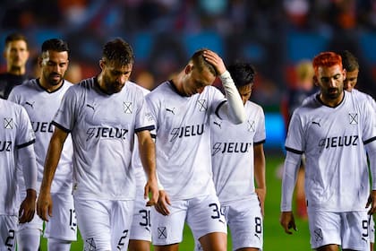 Frustración y rostros cabizbajos; Independiente no jugó bien y sufrió un golpazo en Sarandí