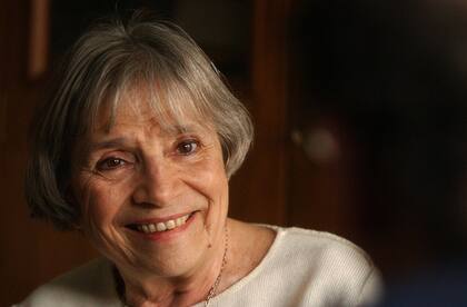 Fue amiga de Borges y escribió en colaboración con el