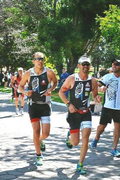 Fue campeón paralímpico en 2007 en México sobre 100, 400 y 800 metros planos