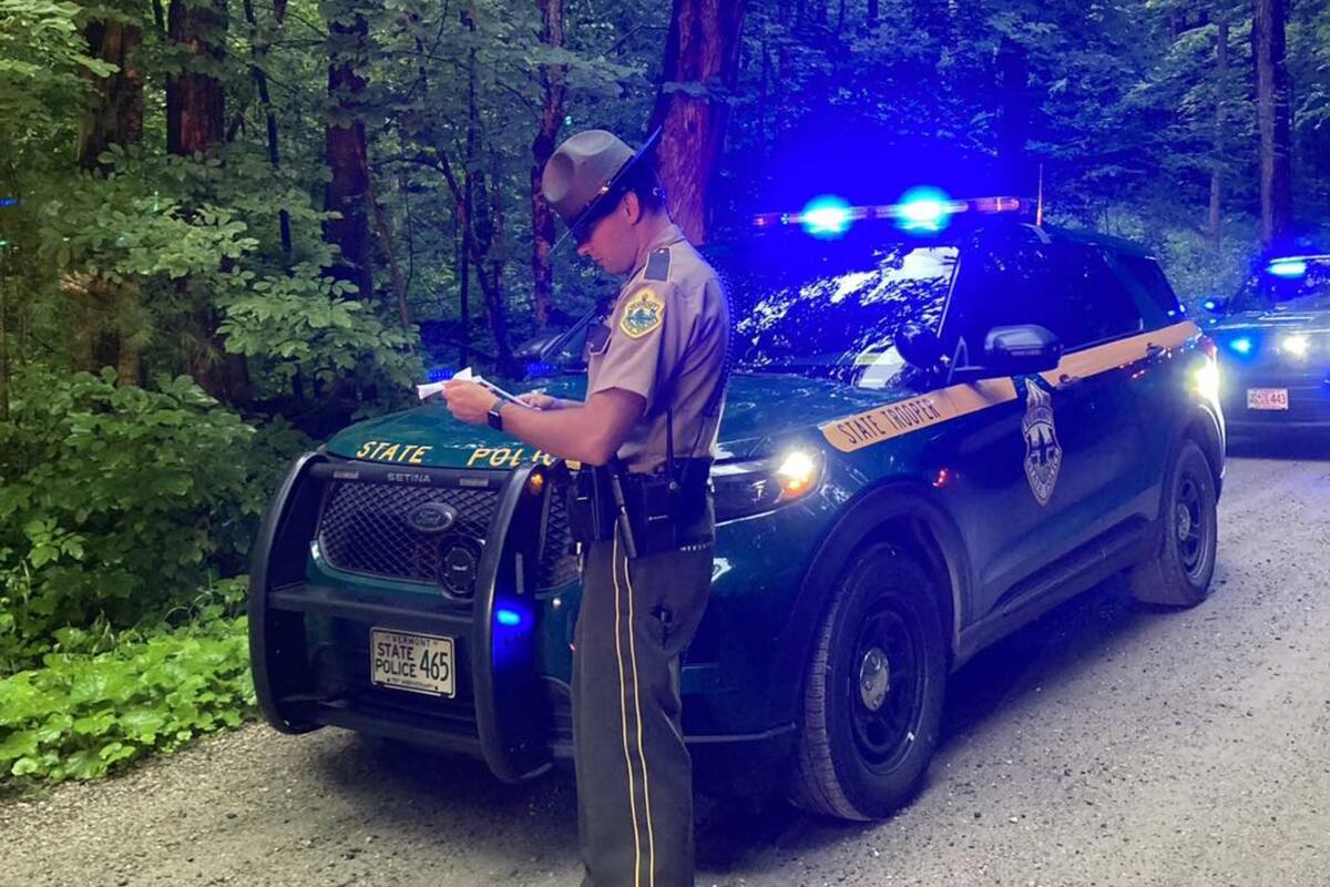 Fue detenido tras realizar un gesto obsceno contra un oficial de policía y ahora el estado deberá pagarle miles de dólares