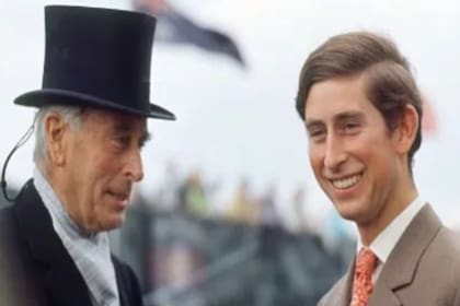 Fue el padre sustituto del duque de Edimburgo, su tío que ofició un rol paternal. Después del nacimiento de Carlos, éste se convirtió en su favorito. Mountbatten ejerció una gran influencia sobre su pseudo nieto. Fue asesinado en 1979 por el IRA