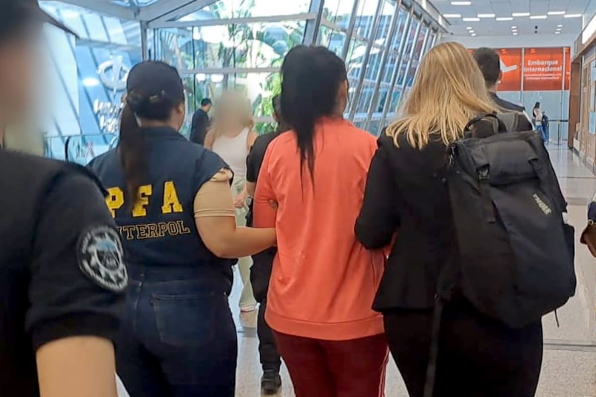 Fue extraditada a Chile una miujer que apuñaló a una madre y su hija