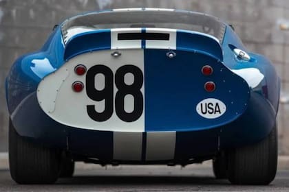 Fue fabricado a petición exclusiva de la leyenda automotriz de Estados Unidos, Carroll Shelby