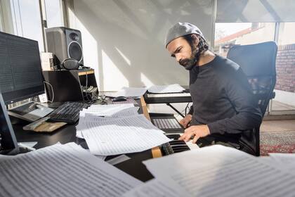 Fue fan de Metallica y cabeza de notables proyectos que cruzan todos los géneros, incluida una trascendental participación en el Colón durante el G20. El músico habla de emociones y de inspiración, esa que fue a buscar en sus dos viajes a la Antártida, el primero traumático y el segundo redentorio