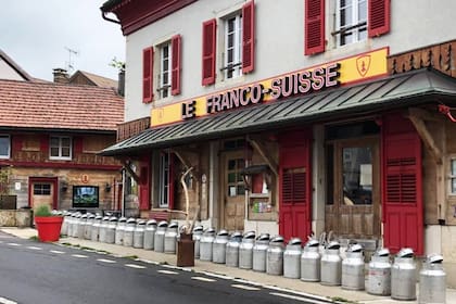 Fue fundado en 1921 y sigue vigente: el Hotel Arbez Franco-Suisse resguarda momentos históricos del nazismo y la guerra por la independencia de Argelia