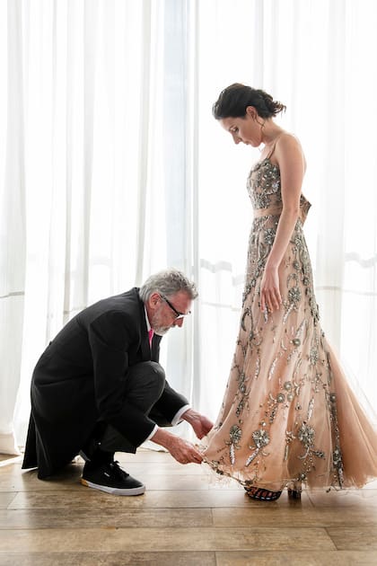 "Fue todo muy relajado, y cuando llegó el momento de vestirme, pedimos a todos que se fueran y tuvimos un momento muy lindo a solas con papá", dijo Marina.