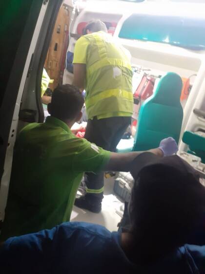 Fue trasladada al gospital en una ambulancia de SAME
