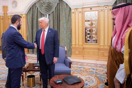 Fuente AP: Trump recibirá a al-Sharaa en 1ra visita de un presidente sirio a Washington