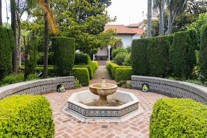 Fuente de las ranas, en el jardín andaluz del museo