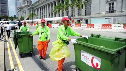 Fuente: GETTY IMAGES. Constantemente en Singapur se pueden ver brigadas de limpieza en las calles.