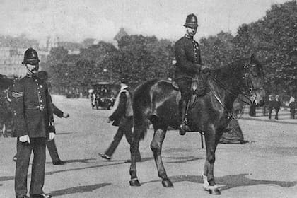 Fuente: Scotland Yard Postcard.