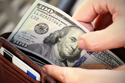 Fuentes del Gobierno negaron que se esté trabajando en dolarizar la economía