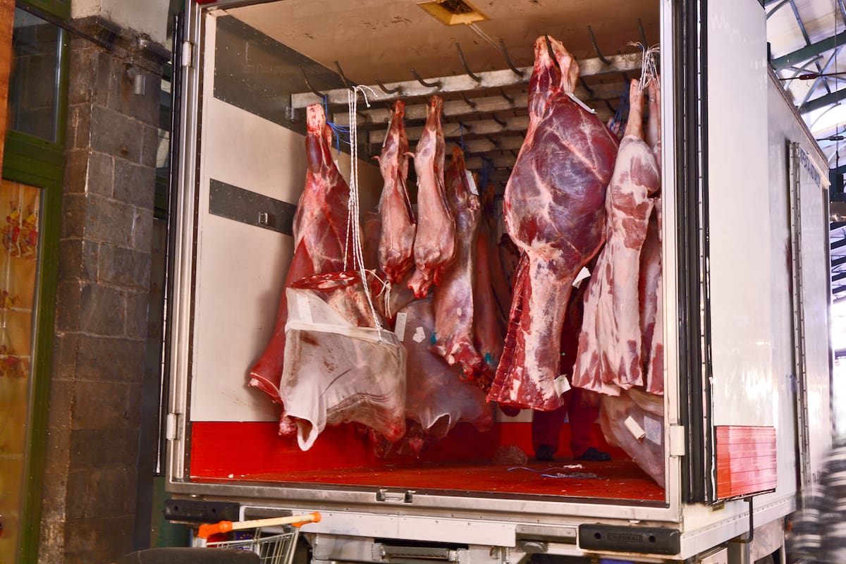 Fuentes del sector indicaron que "es el mismo modus operandi de siempre: trabajan en zonas liberadas, usan inhibidores de señal satelital y tienen de antemano marcados los camiones que van a robar y actúan