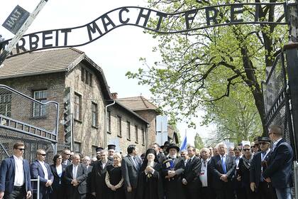 Fueron alrededor de 28 personas las que acudieron al acto en Auschwitz