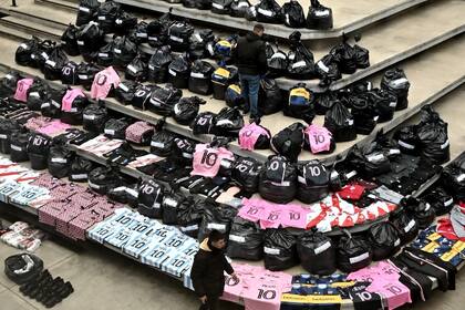 Fueron decomisadas 17.000 indumentarias deportivas falsificadas y 13.000 zapatillas