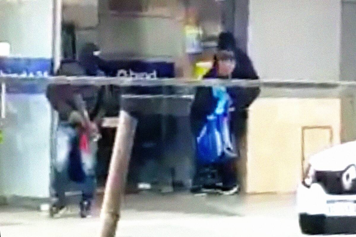 Fueron detenidos tres integrantes de la banda que robó el banco Industrial en Santos Lugares