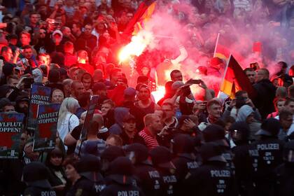 Fueron en la ciudad de Chemnitz, en el este del país, donde los manifestantes protestaron contra los inmigrantes