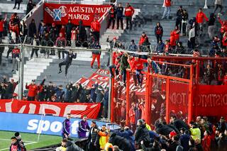 Por qué liberaron a los 104 hinchas chilenos detenidos la noche de la barbarie