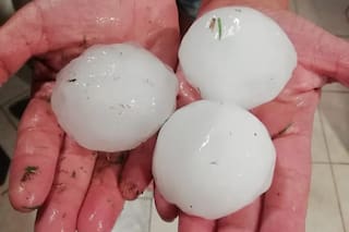 Temporal en Villa Mercedes: impresionante caída de granizo, varios heridos y autos con daños graves