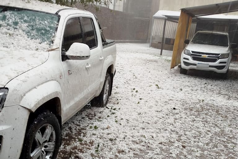 Fuerte caída de granizo en la zona sur de Santa Fe