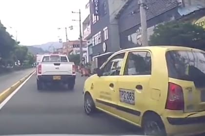 Fuertes amenazas de un conductor a otro(Captura video)