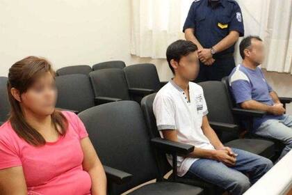 Fuertes condenas para el padre, el hermano y la madre de una chica que era violada por su familia