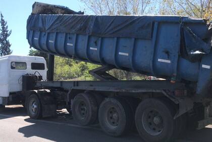 Fuertes demoras camino a la costa por la caída de un puente peatonal