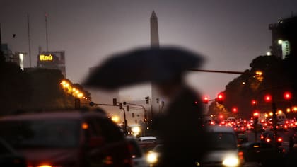 Se espera un lunes bajo alerta meteorológico por tormentas fuertes
