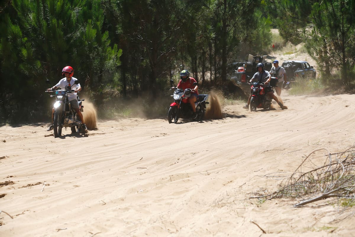 Fuertes operativos de control para ingresar a la zona en donde se desarrolla la carrera Enduro de Verano