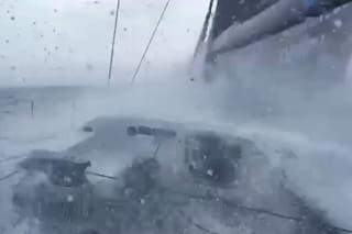 Tragedia en el mar: dos tripulantes muertos en una regata internacional y con pasado maldito