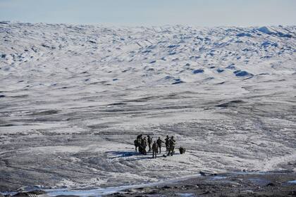 Fuerzas danesas en unas maniobras militares de la OTAN en Kangerlussuaq, Groenlandia, el 17 de septiembre del 2025. (AP foto/Ebrahim Noroozi)