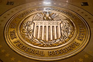 Funcionaria de la Fed ve posible aumento de tasas por alza de la gasolina y la inflación
