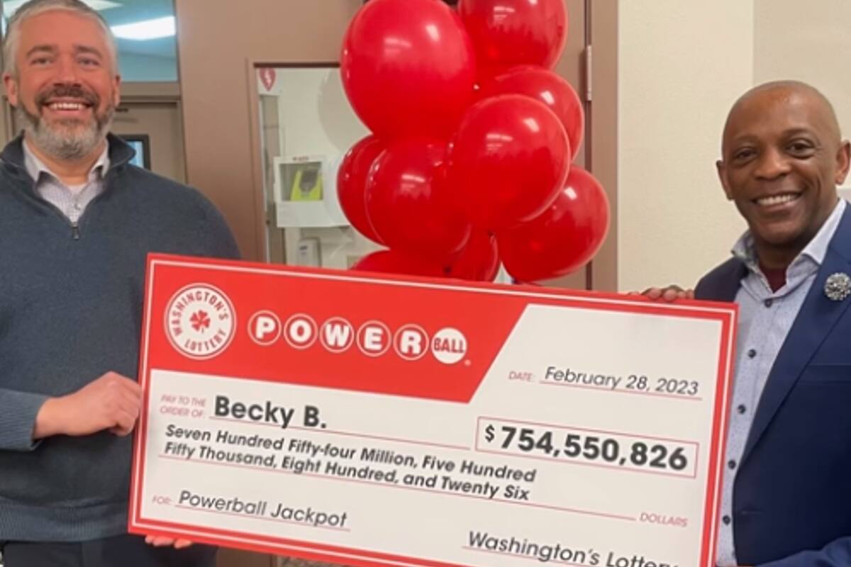Funcionarios de la Washington's Lottery anunciaron el triunfo de Becky Bell en sus redes sociales