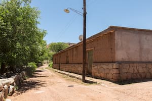 Fundado en 1610, es uno de los pueblos más antiguos de La Rioja y estuvo aislado mucho tiempo porque el camino de tierra de acceso solía estar intransitable. Eso explica que dos de cada tres de sus habitantes se apelliden Ormeño.