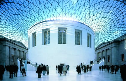 Fundado en 1753, el British Museum recibe 6 millones de visitas por año, pero lejos de conformarse desarrolla estrategias internacionales para captar más público